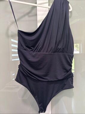 Express One-Shoulder Body Contour Bodysuit